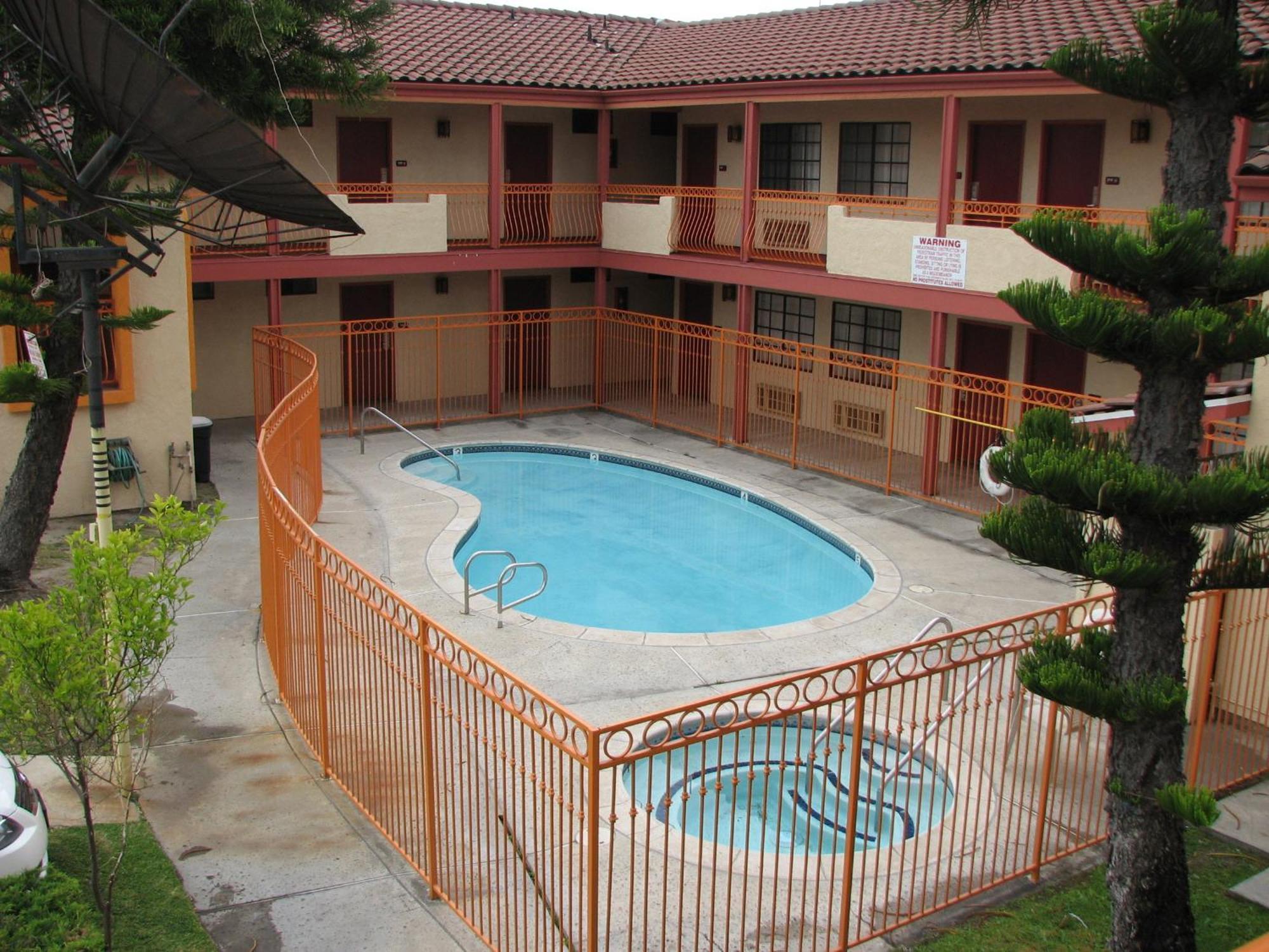 Rodeway Inn Santa Ana Exterior foto